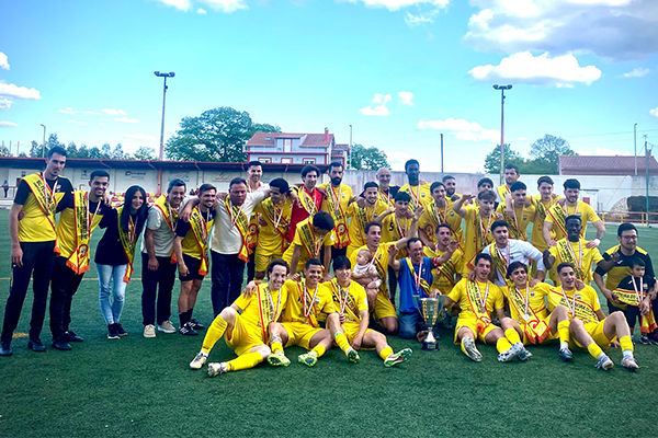 Seniores do SC Ferreira do Zêzere recebem medalhas e troféu de campeão distrital