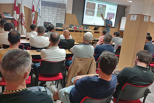 Formação contínua de treinadores de futebol