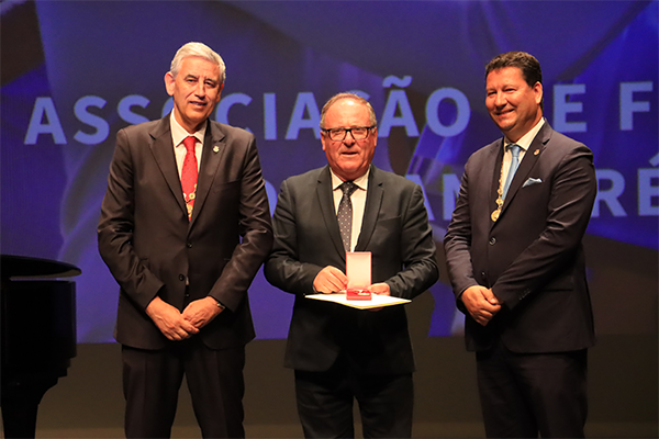 AF Santarém recebe Medalha de Mérito Desportivo pelo Município de Ourém